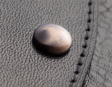 Декор из обсидианового камня